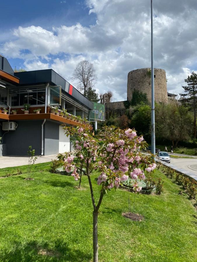 Hotel Turist 98 Яйце Екстериор снимка